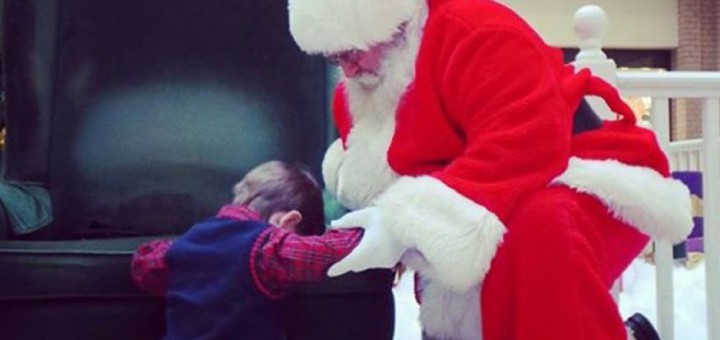 THE GOOD LIST Boy, 4, asks mall Santa to pray for ailing baby